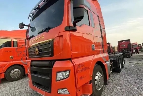 Truk Diesel Bekas Sinotruck Sitrak Tractor Truck 540hp 6×4 Drive Mode Enam Silinder Sejalan