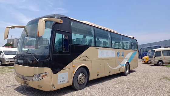 Bus Perjalanan Bekas Warna Pink 51 Kursi AC 11 Meter Kompartemen Bagasi Besar Tangan Kedua Yutong ZK6110