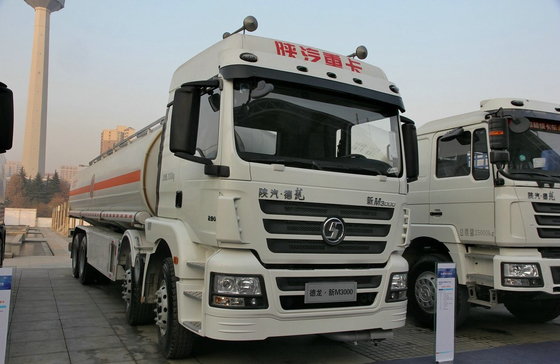 8x4 Tanker Minyak Truk Shacman 12 Roda Euro 4 Emisi 30m3 Kapasitas Weichai 290hp