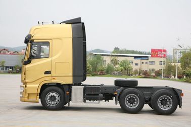 6x4 Drive Mode Digunakan Tractor Truck DONGFENG Merek Euro III Standar Emisi